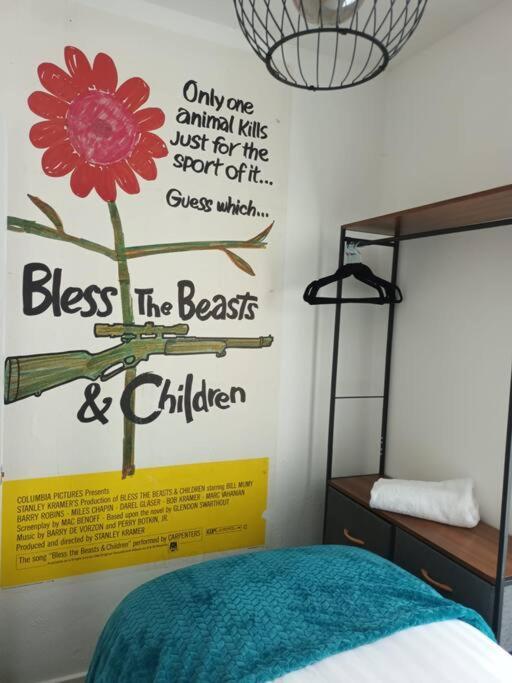 Antonio Str Liverpool 6 Beds Εξωτερικό φωτογραφία