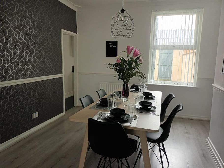 Antonio Str Liverpool 6 Beds Εξωτερικό φωτογραφία