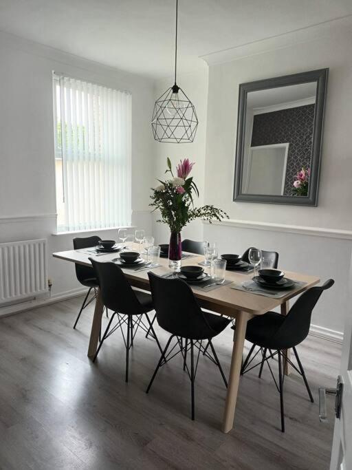 Antonio Str Liverpool 6 Beds Εξωτερικό φωτογραφία