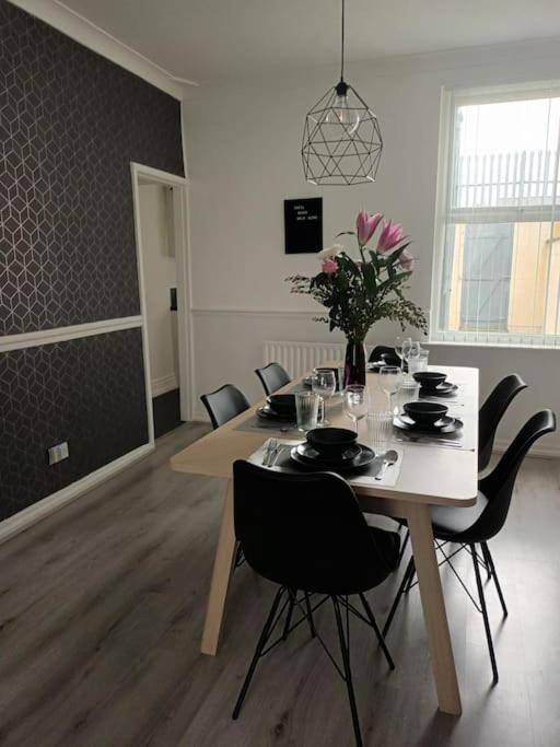 Antonio Str Liverpool 6 Beds Εξωτερικό φωτογραφία