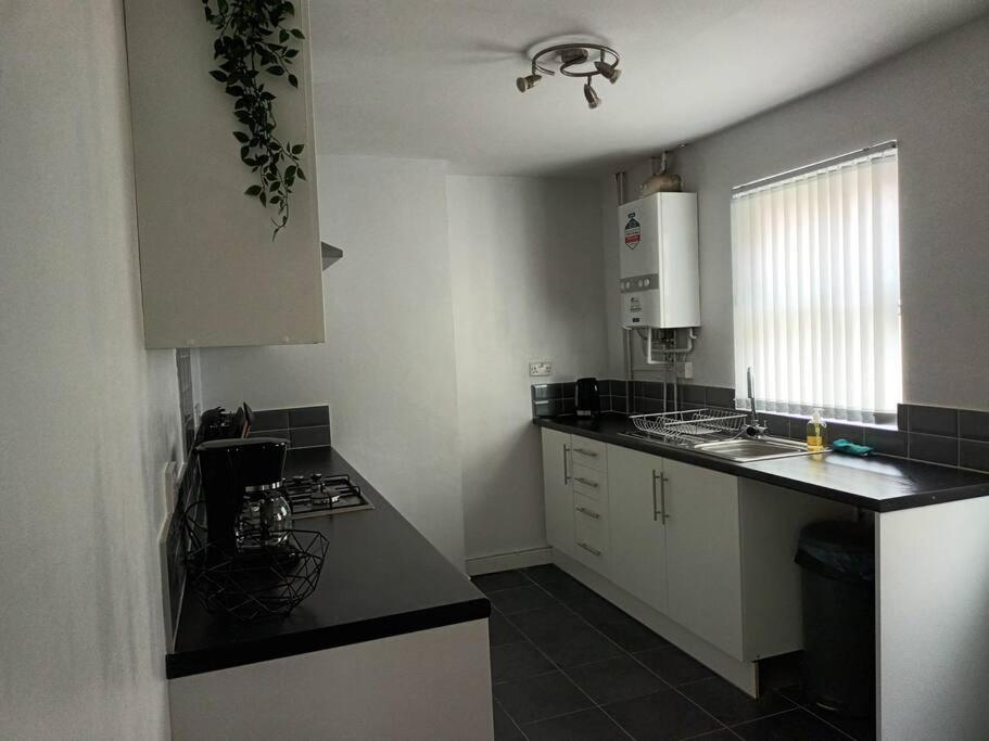 Antonio Str Liverpool 6 Beds Εξωτερικό φωτογραφία