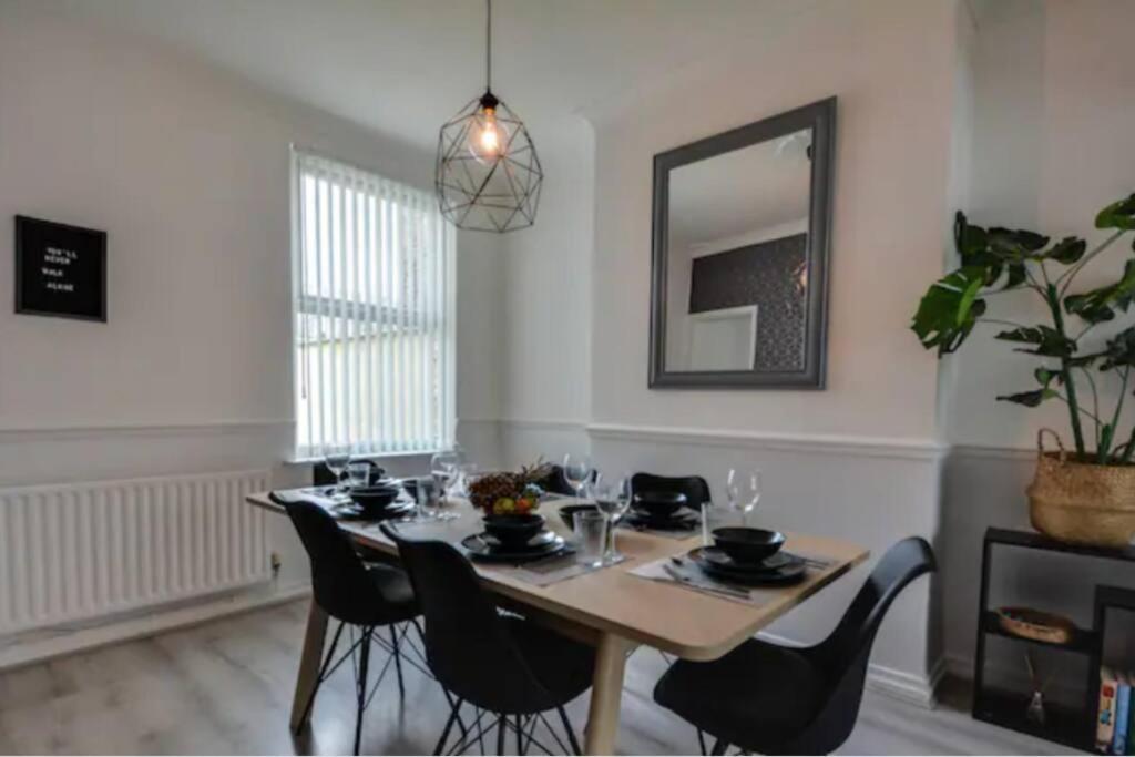 Antonio Str Liverpool 6 Beds Εξωτερικό φωτογραφία