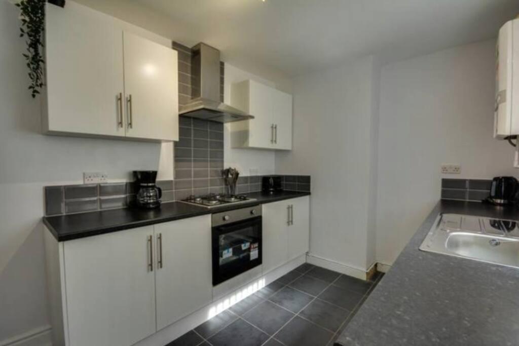 Antonio Str Liverpool 6 Beds Εξωτερικό φωτογραφία